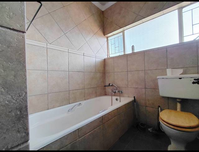 4 BEDROOM FREESTANDING FOR SALE IN CHROOMPARK
